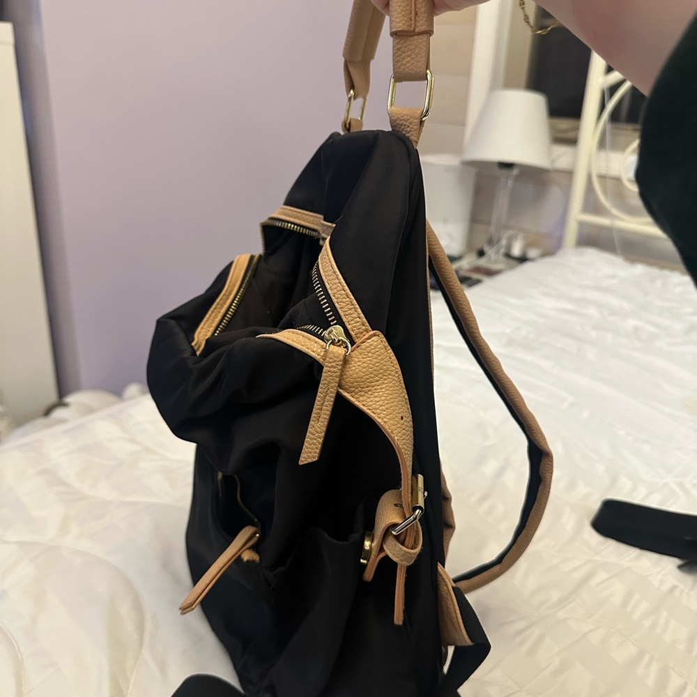 Tommy Bahama Black and Tan Backpack - Picture 5 of 7